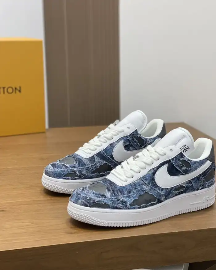 hype Louis Vuitton Sneakers