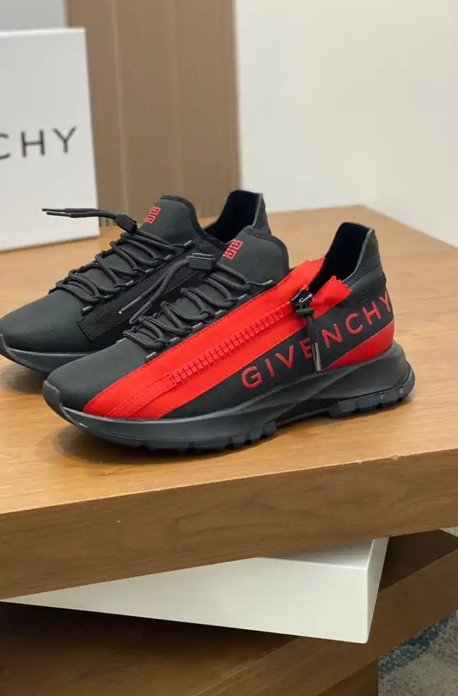 hype Givenchy Sneakers