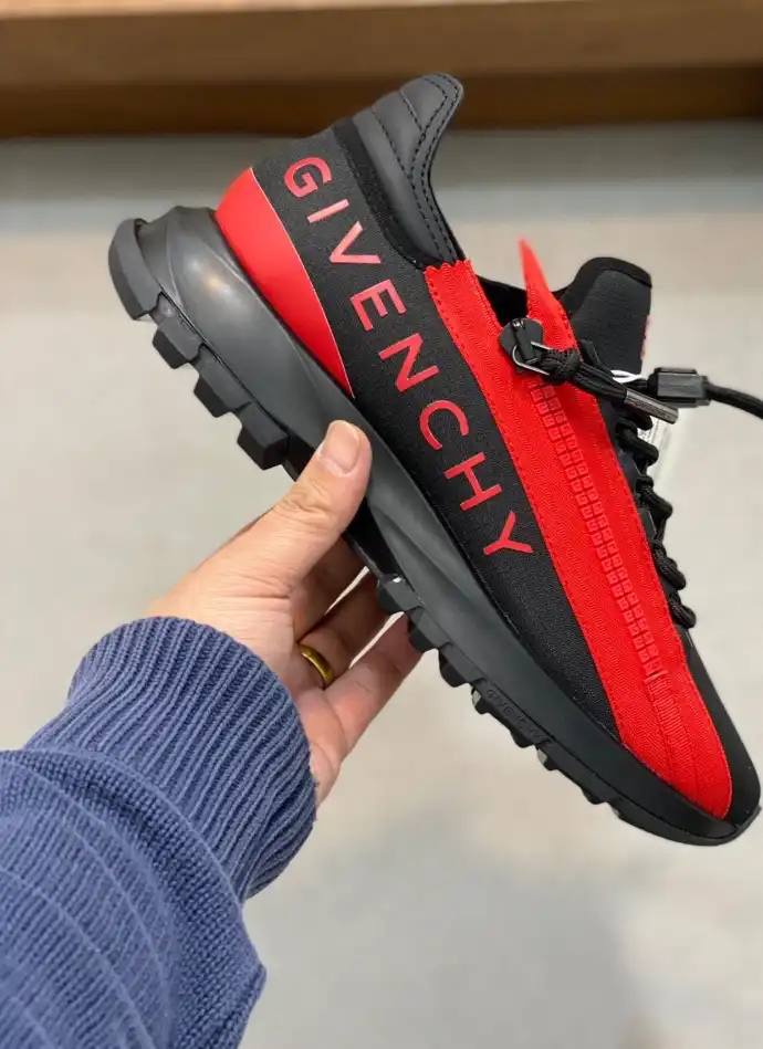 hype Givenchy Sneakers