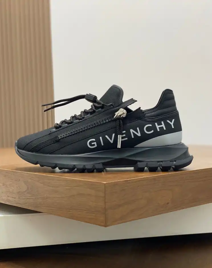 hype Givenchy Sneakers