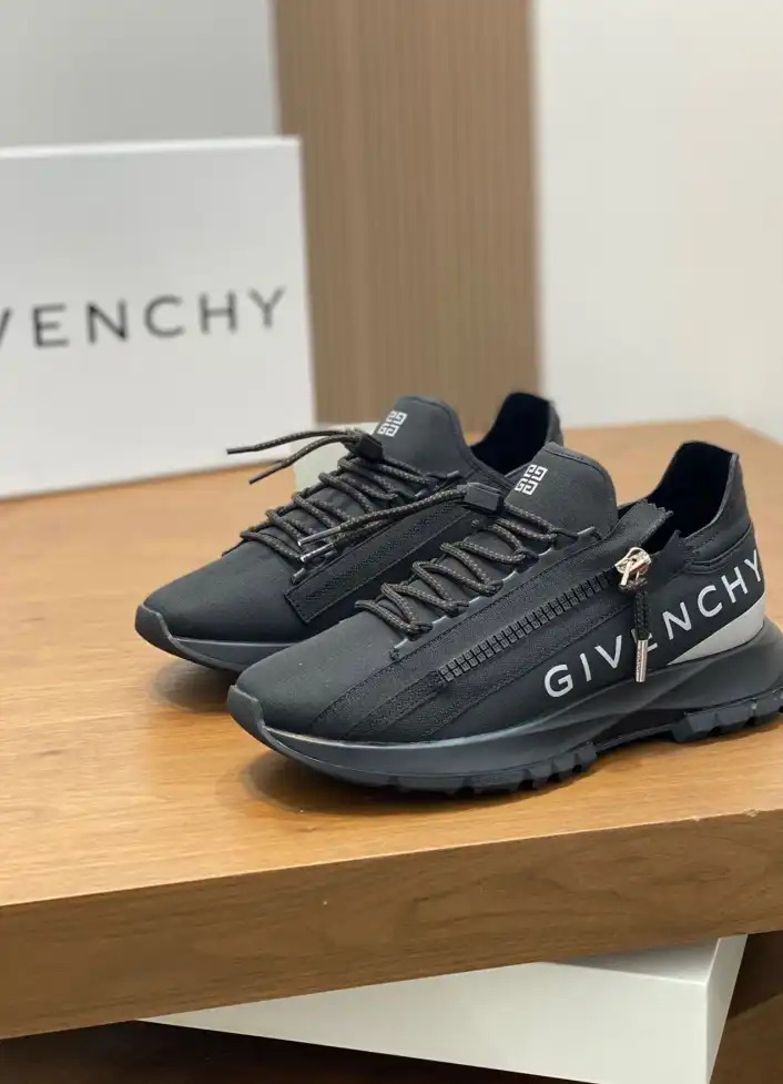 hype Givenchy Sneakers