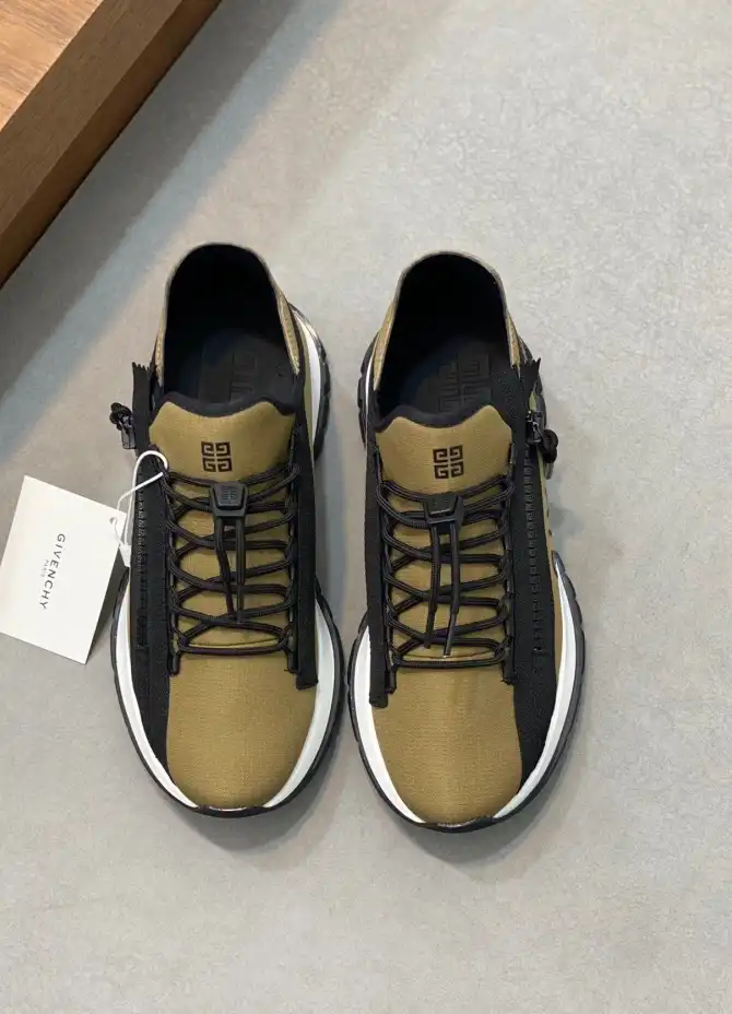 hype Givenchy Sneakers