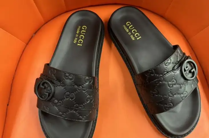 hype Gucci Slippers