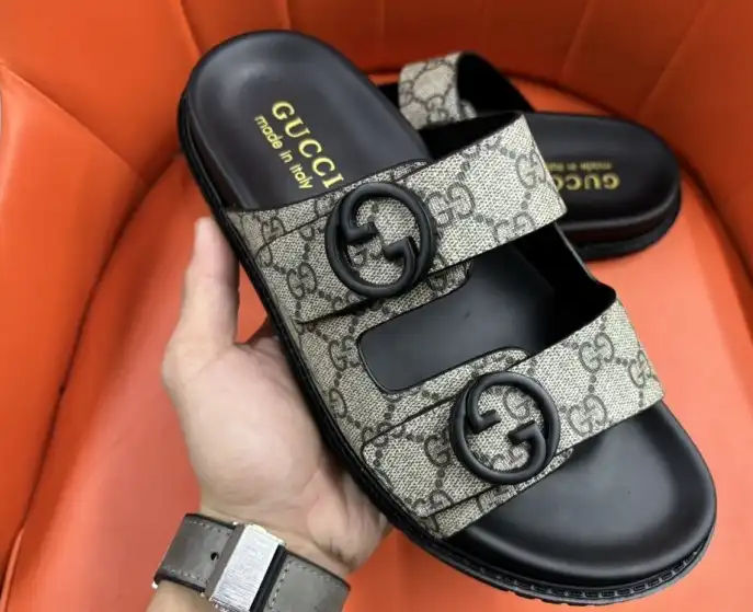 hype Gucci Slippers