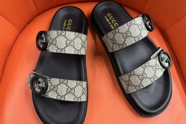 hype Gucci Slippers