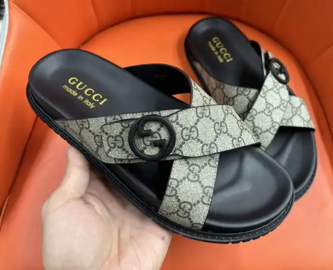 hype Gucci Slippers