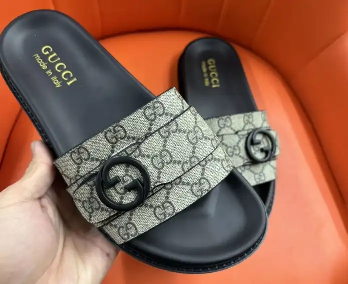 hype Gucci Slippers