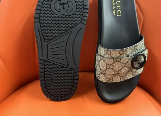 hype Gucci Slippers