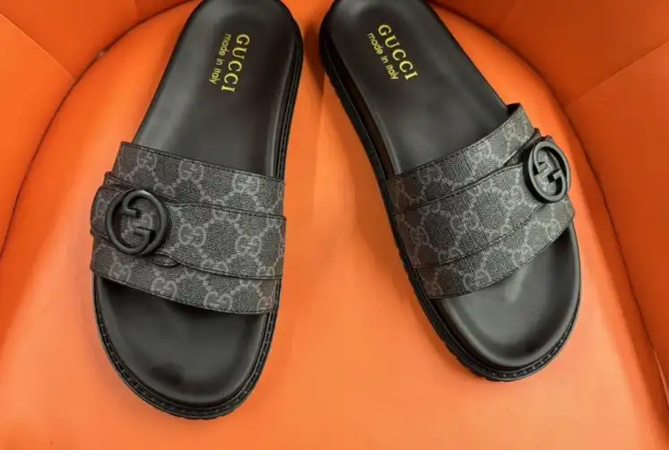 hype Gucci Slippers