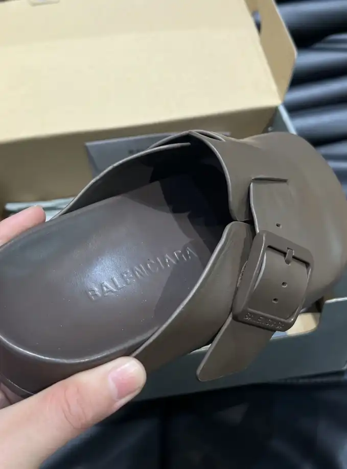 hype Balenciaga Slippers