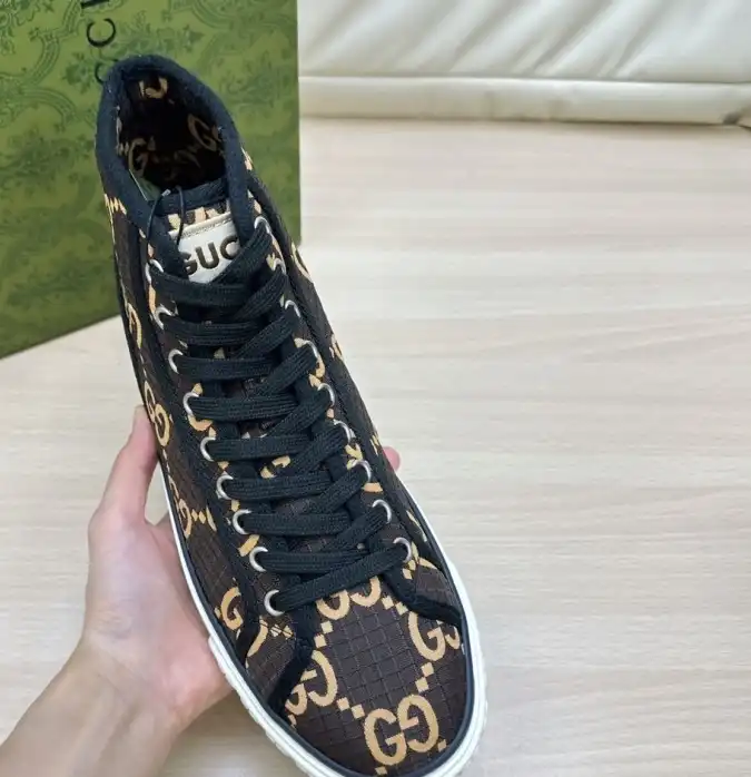 hype Gucci Sneakers