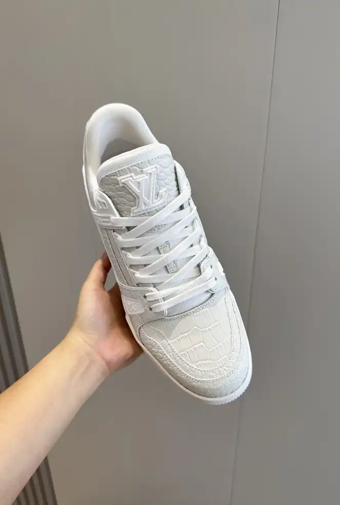 hype Louis Vuitton Sneakers