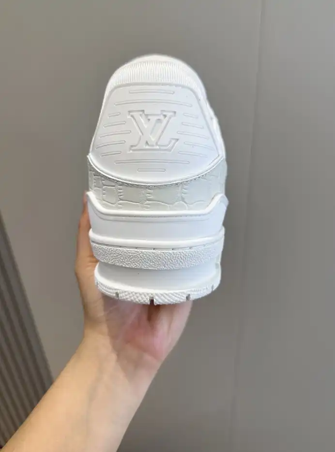 hype Louis Vuitton Sneakers