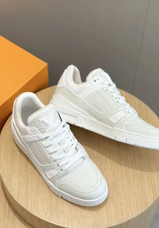 hype Louis Vuitton Sneakers