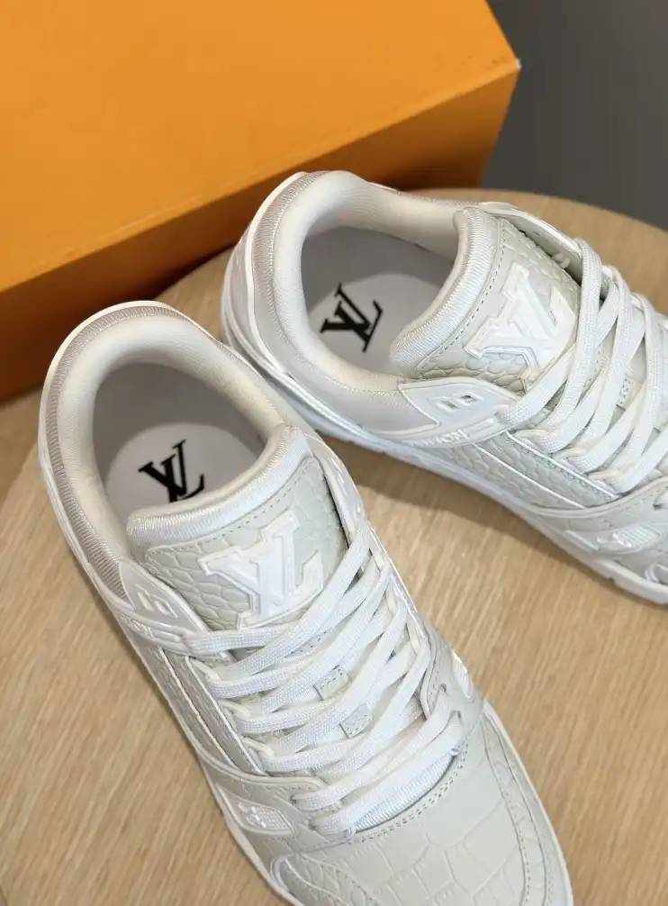 hype Louis Vuitton Sneakers