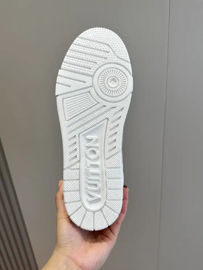 hype Louis Vuitton Sneakers