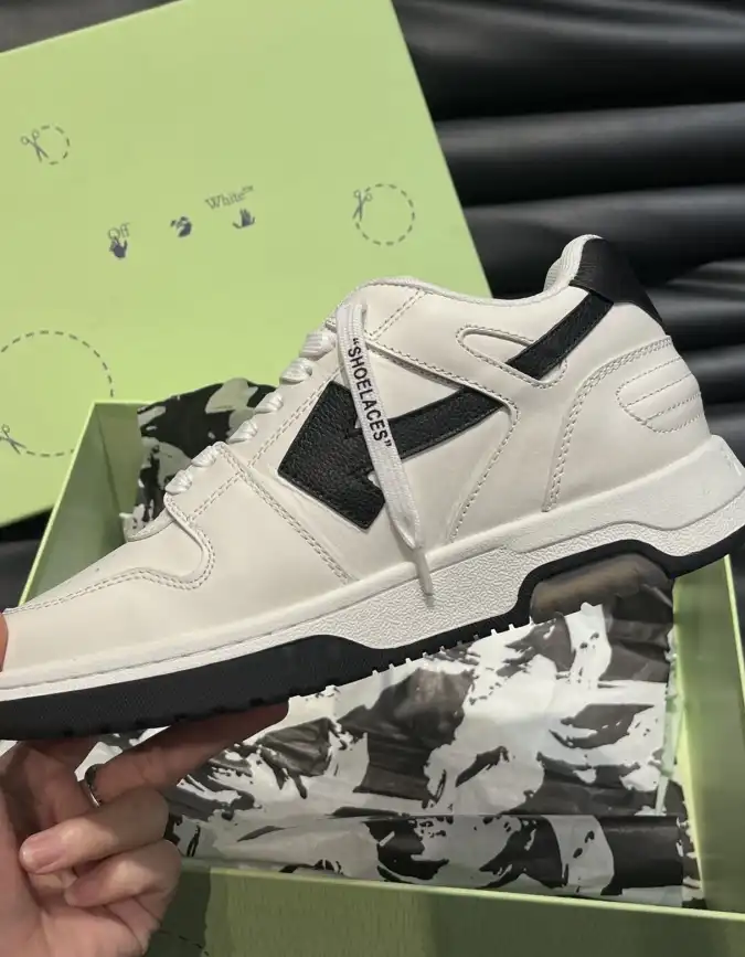 hype Off-White Sneakers