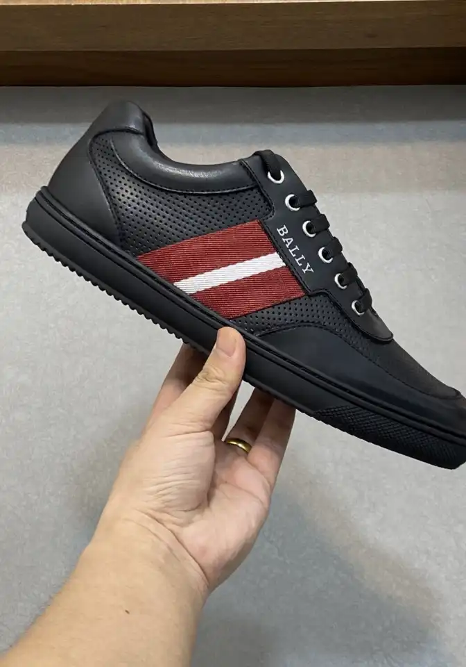 hype Burberry Sneakers