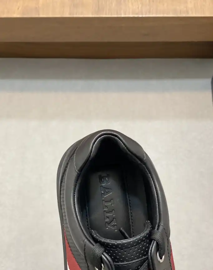 hype Burberry Sneakers