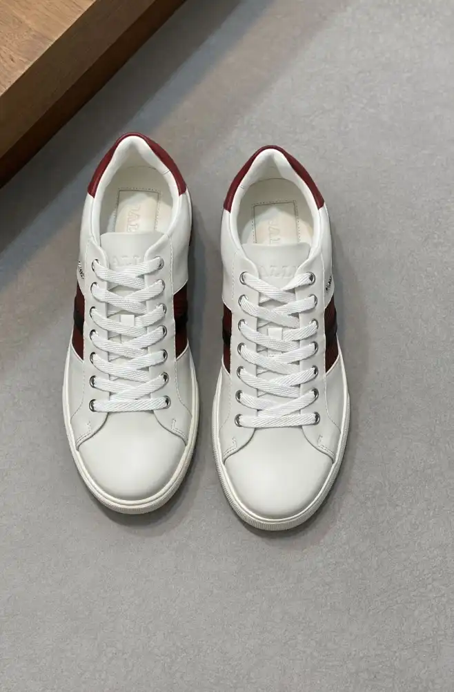 hype Burberry Sneakers