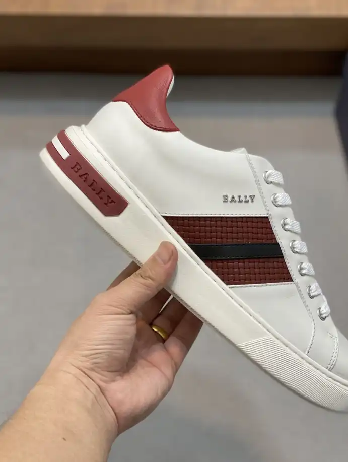 hype Burberry Sneakers