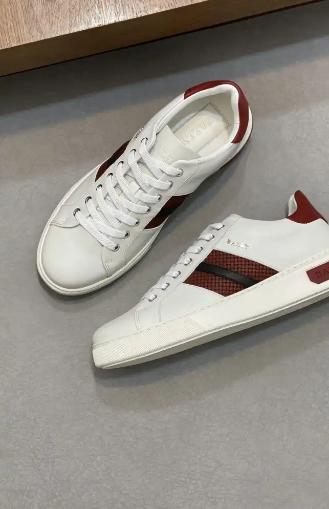 hype Burberry Sneakers