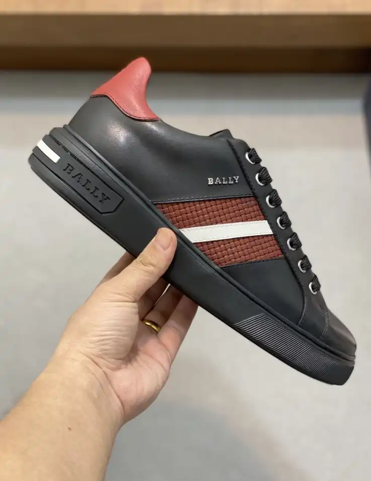 hype Burberry Sneakers