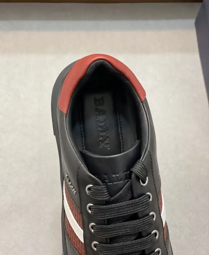 hype Burberry Sneakers