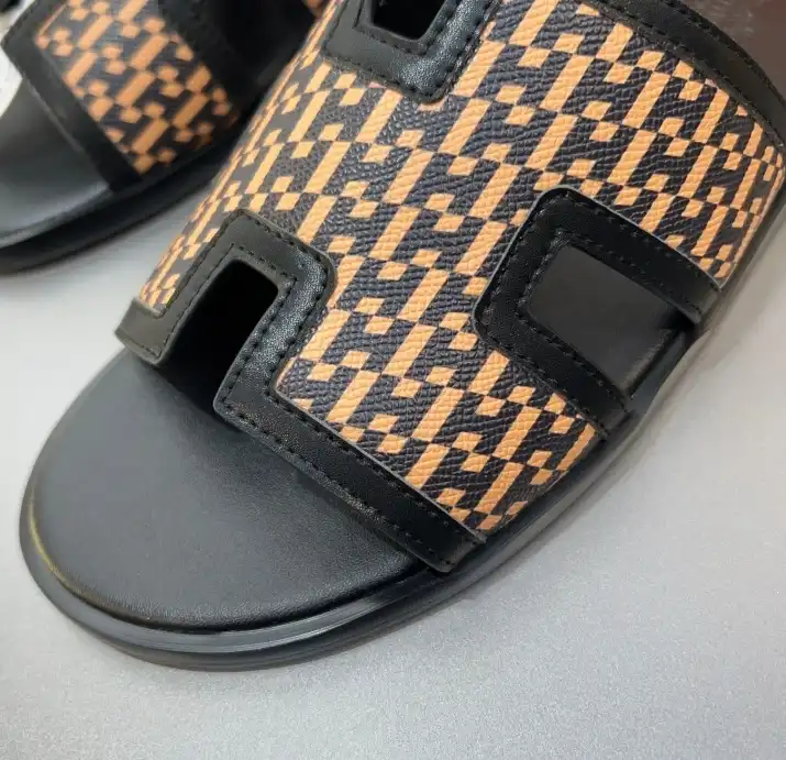 hype Hermes Slippers