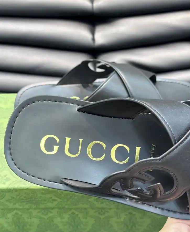 hype Gucci Slippers