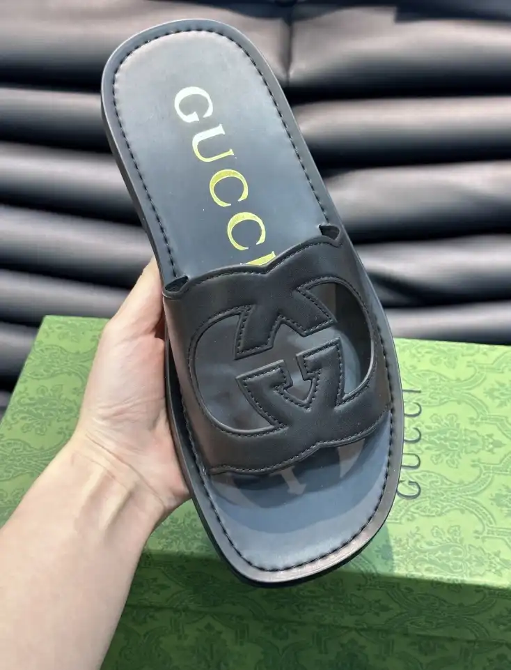 hype Gucci Slippers