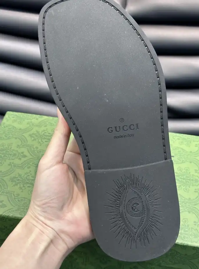 hype Gucci Slippers