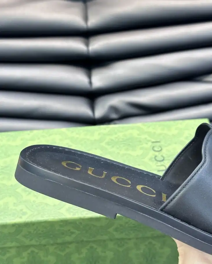 hype Gucci Slippers