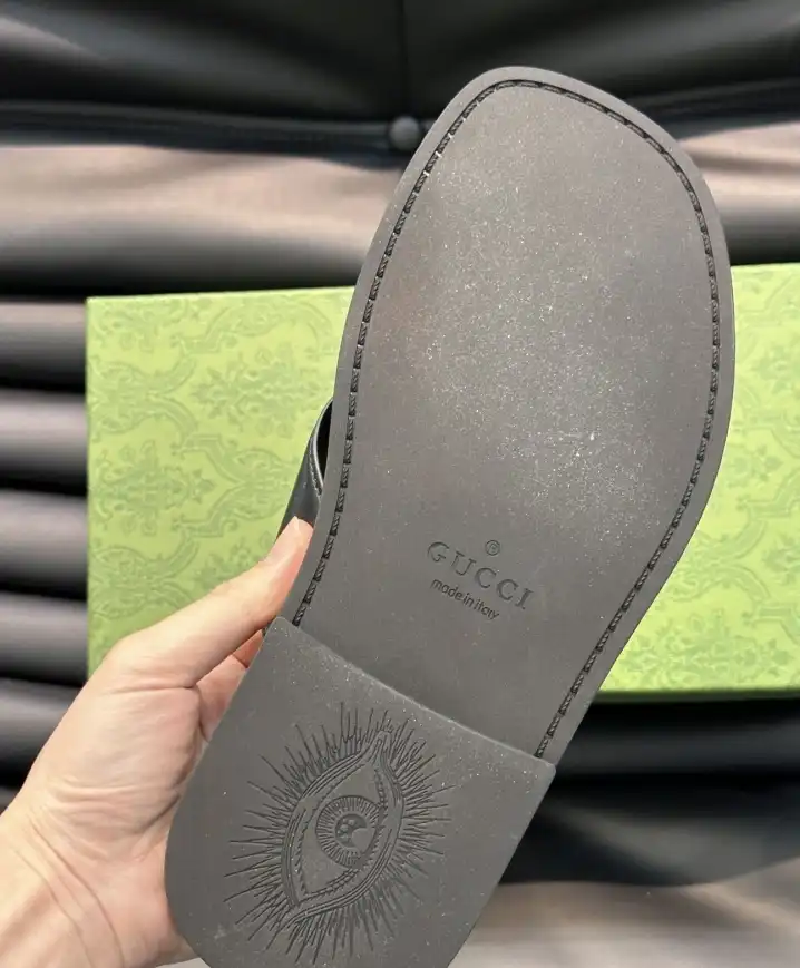 hype Gucci Slippers