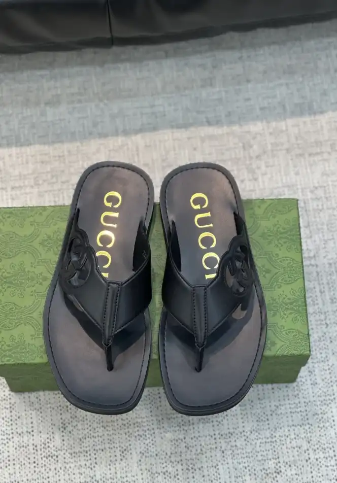 hype Gucci Slippers