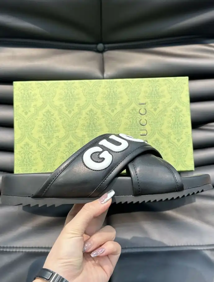 hype Gucci Slippers