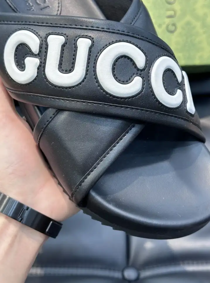 hype Gucci Slippers