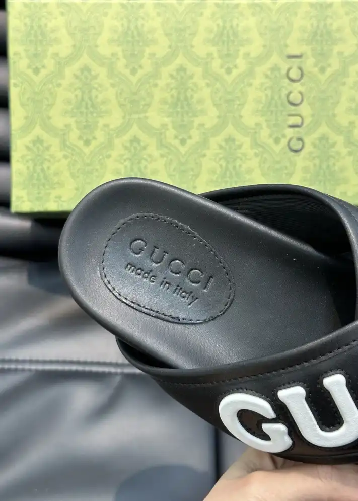 hype Gucci Slippers