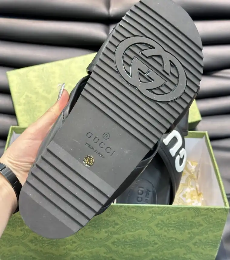 hype Gucci Slippers