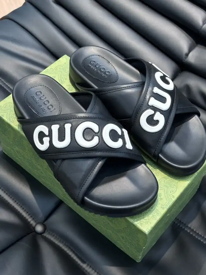 hype Gucci Slippers