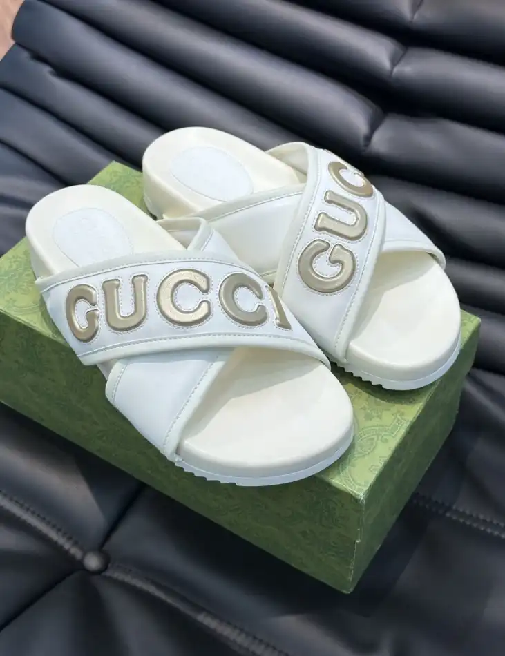 hype Gucci Slippers