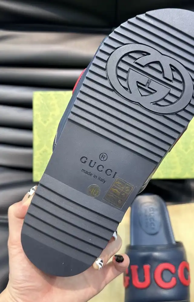 hype Gucci Slippers