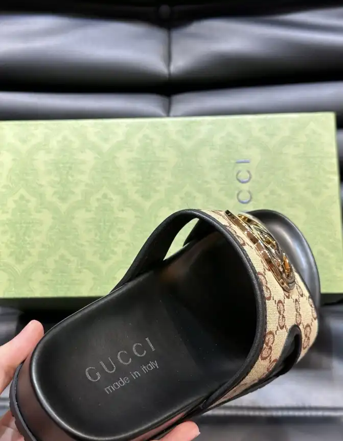 hype Gucci Slippers