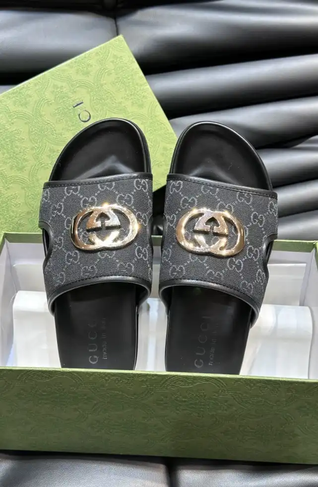 hype Gucci Slippers