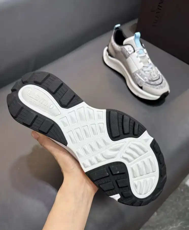 hype Valentino Sneakers