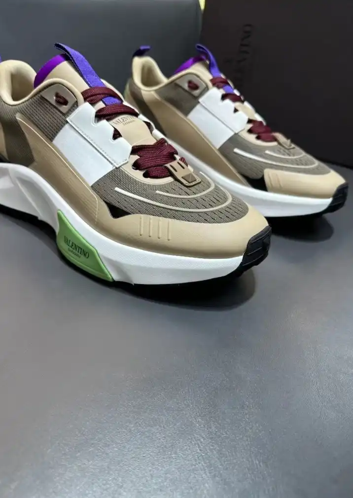 hype Valentino Sneakers