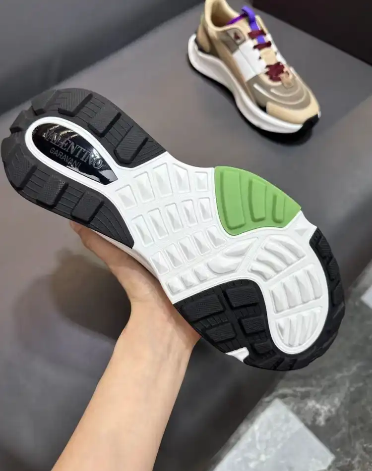 hype Valentino Sneakers