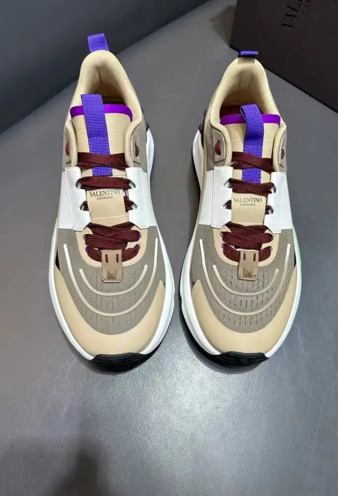 hype Valentino Sneakers