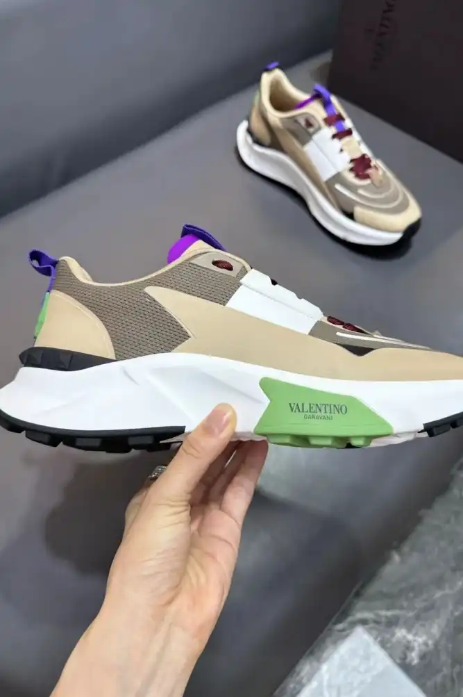 hype Valentino Sneakers