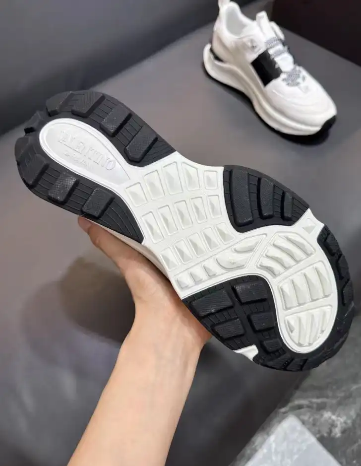 hype Valentino Sneakers